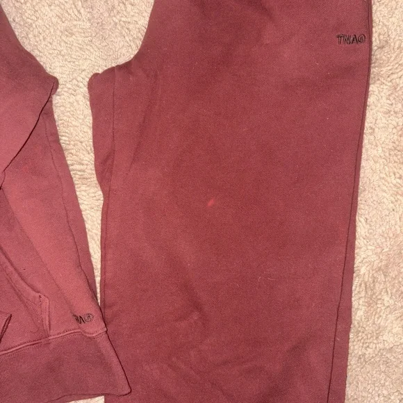 Aritzia TNA sweatsuit set - Picture 2 of 2